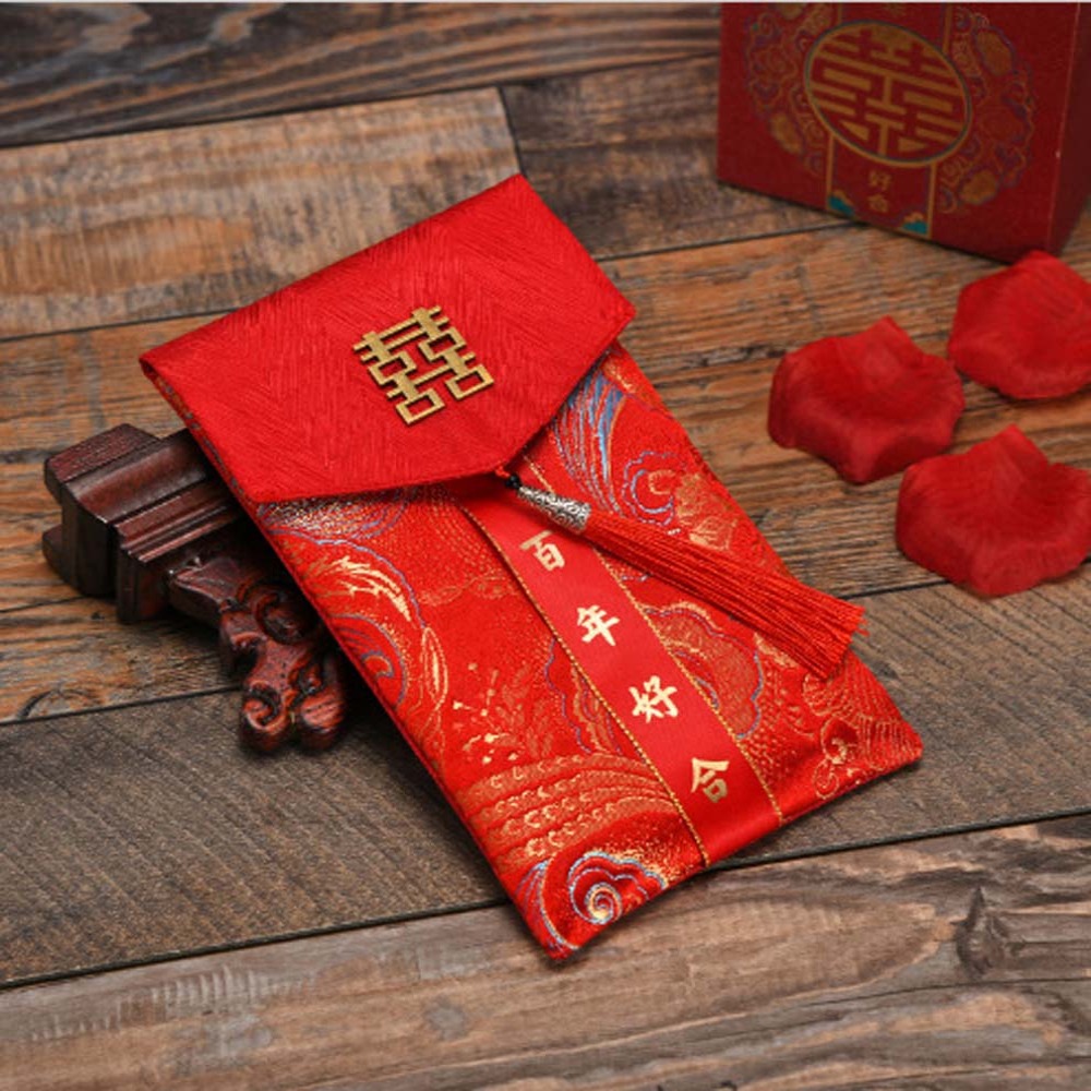 Embroidery Red - Busta Rossa in Broccato con Parole