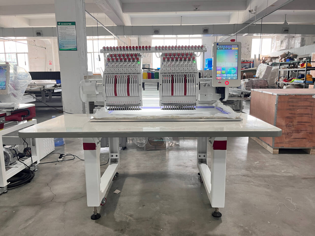 Embroidery Chain Stitch - Macchina da Ricamo Computerizzata Automatica a