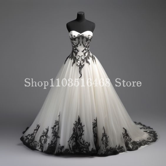 Embroidery Gothic - Abito da sposa ricamato gotico bianco