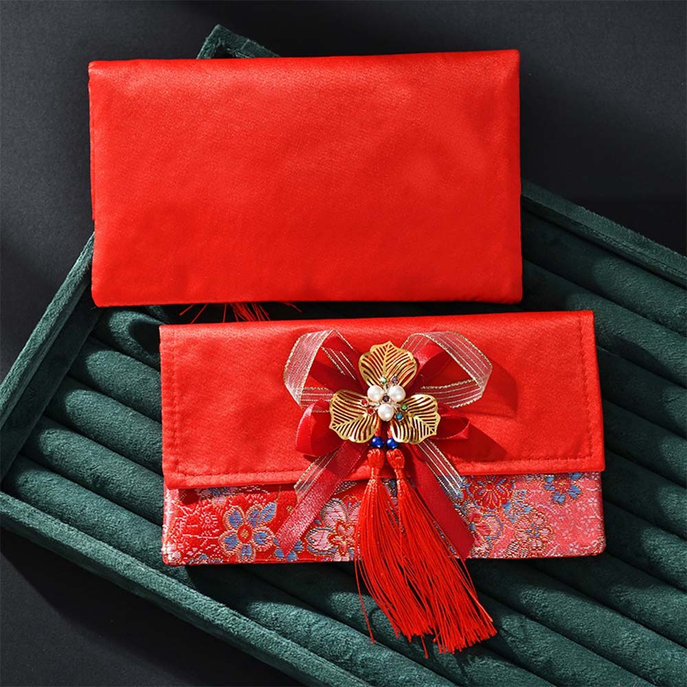 Embroidery Red - Busta Rossa in Broccato con Parole