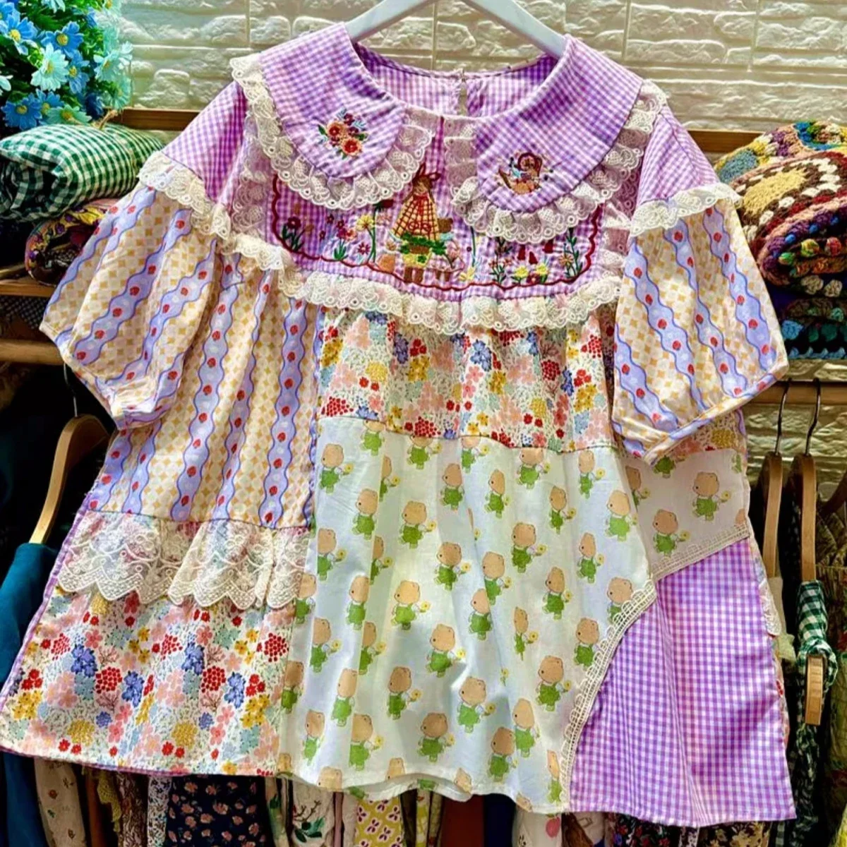 Embroidery Uniforms - Camicetta Vintage in pizzo arruffato Patchwork