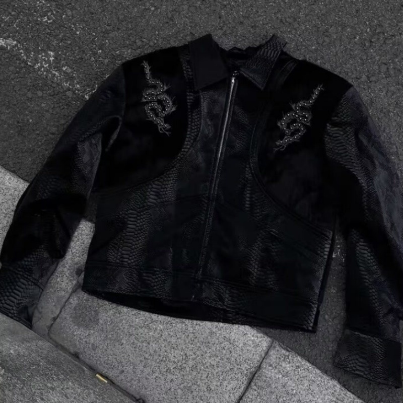 Giacca Nera da Uomo con Stampa - Embroidery Gothic recensione e prezzo