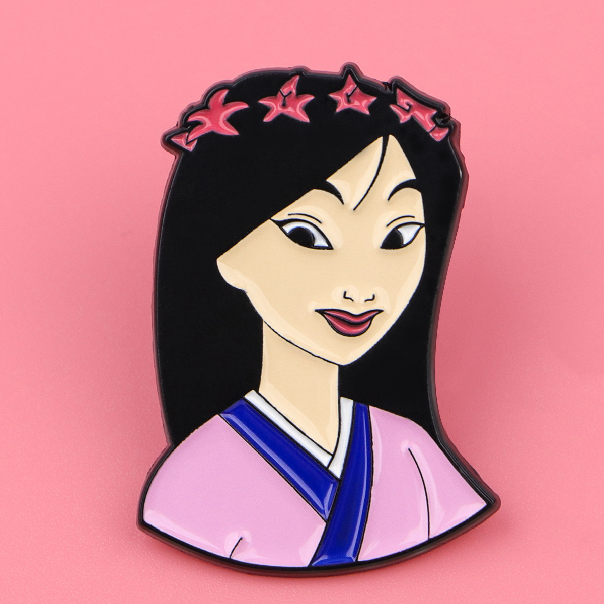 Spilla in lega smaltata a form - Embroidery Icon recensione e prezzo