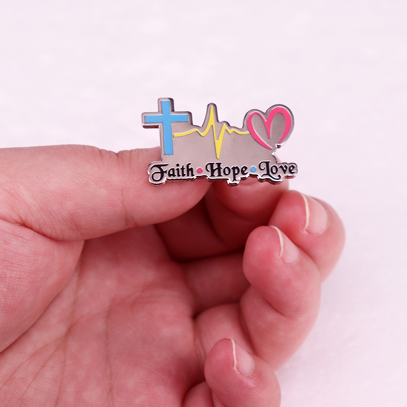 Faith Hope Love Badge religios - Embroidery Jesus recensione e prezzo