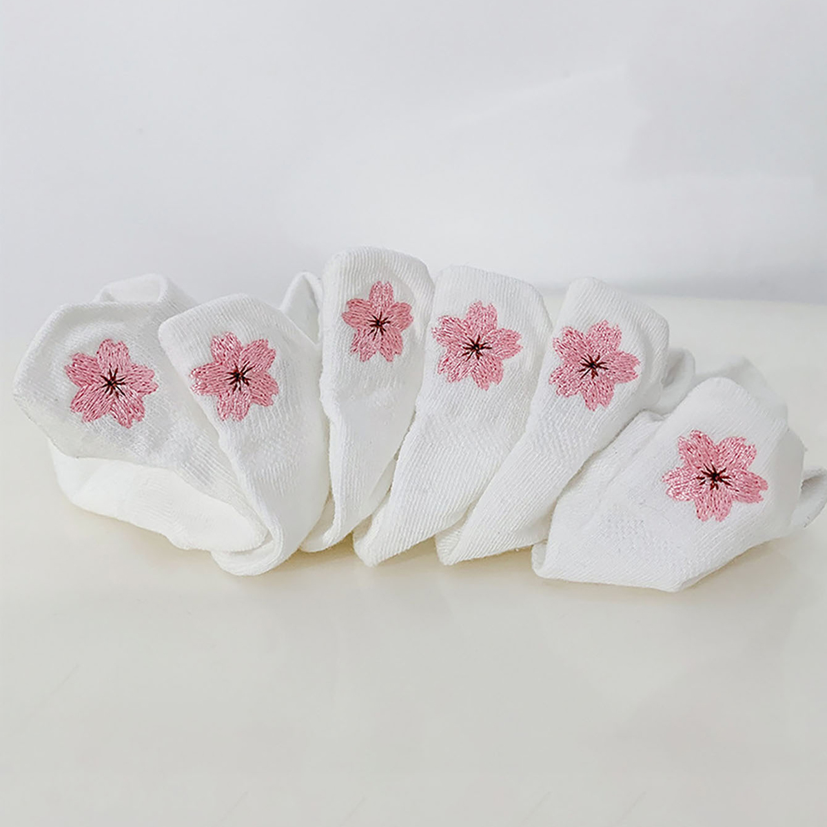 6 paia di calzini bianchi con  - Embroidery Moisturizer recensione e prezzo