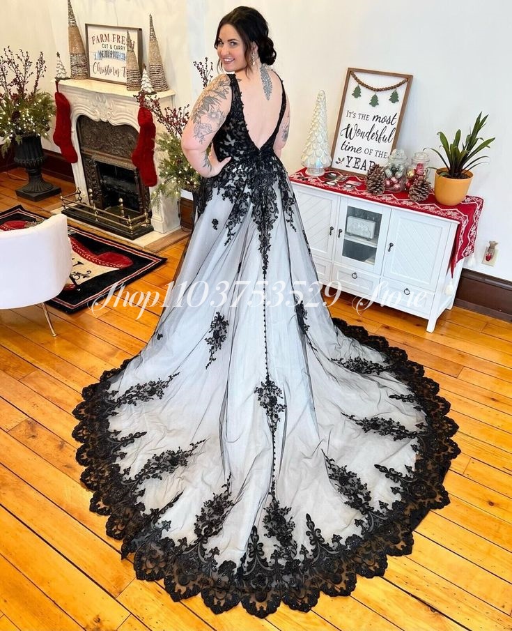 Abiti da sposa gotici con scol - Embroidery Gothic recensione e prezzo