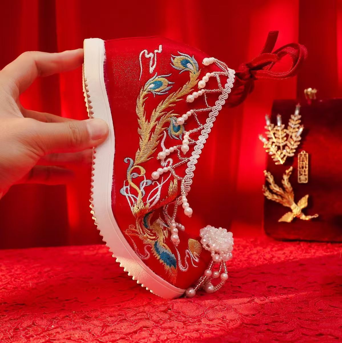Scarpe da sposa nuove ricamate - Embroidery Red recensione e prezzo