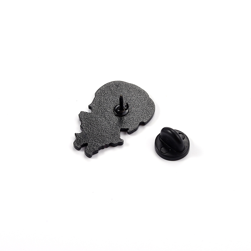 Attacco su Titano Chibi Spille - Embroidery Logo recensione e prezzo