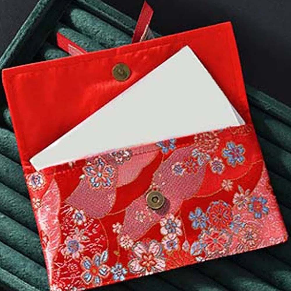 Busta Rossa in Broccato con Pa - Embroidery Red recensione e prezzo